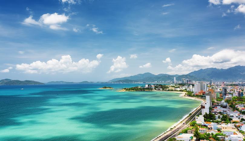 thue-xe-nha-trang-di-sai-gon
